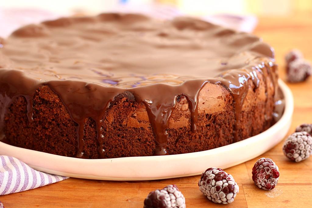 מתכון עוגת שוקולד, מתכון עוגת שוקולד פטל, מתכון עוגה שוקולד בחושה, מתכון עוגת שוקולד מהיר, עוגת שוקולד בריאה יותר