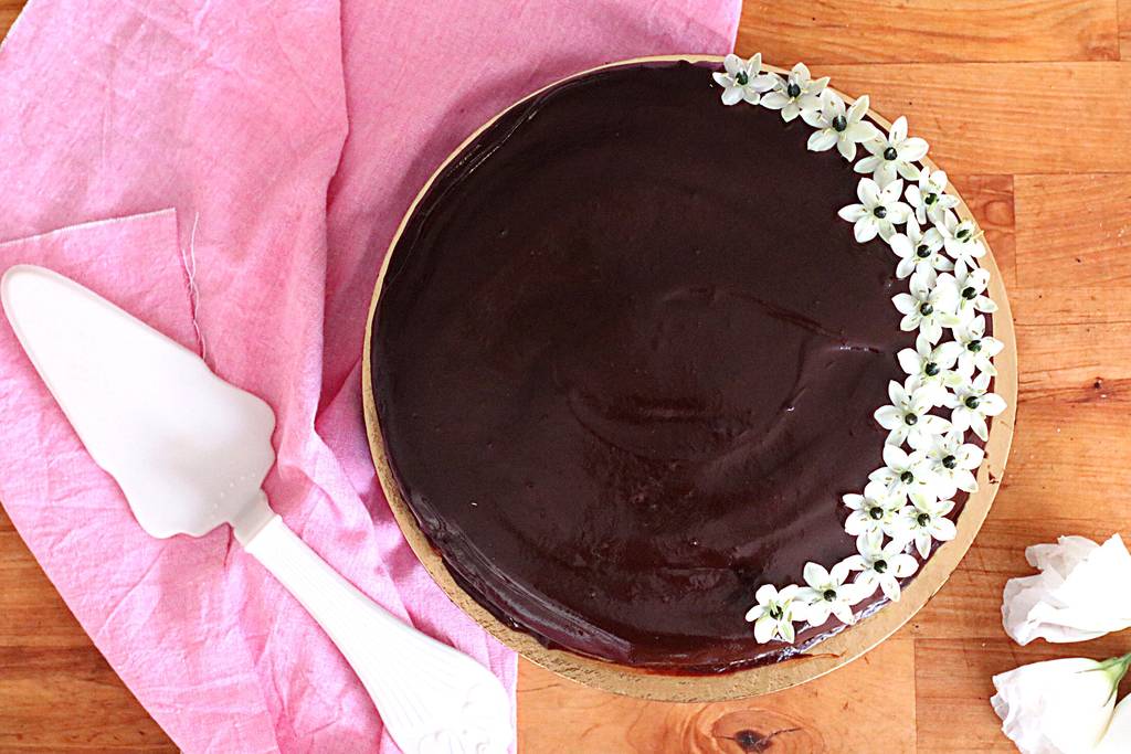 עוגת שוקולד, מתכון לעוגת שוקולד טבעונית, עוגת שוקולד ושמן זית,מתכון לעוגת שוקולד מקמח כוסמין,מתכון לעוגת יום הולדת